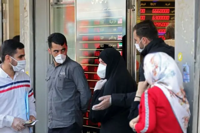 قیمت دلار در بازار آزاد در اوایل فروردین ماه امسال بیش از ۱۶ هزار تومان بود و ظرف سه ماه گذشته بیش از ۳۵۰۰ تومان گرانتر شده است