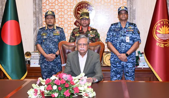 পাঁচই অগাস্ট জাতির উদ্দেশে ভাষণে শেখ হাসিনার সরকার পতন ও অবিলম্বে অন্তর্বর্তী সরকার গঠন করা হবে বলে ঘোষণা দেন রাষ্ট্রপতি মোঃ সাহাবুদ্দিন