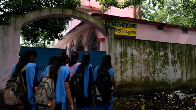 हर पंचायत में हाई स्कूल