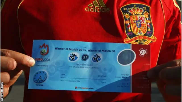 Это был первый финал для Испании с тех пор, как на Евро-84 они проиграли французам. А титул чемпиона Европы они не выигрывали с 1964 года