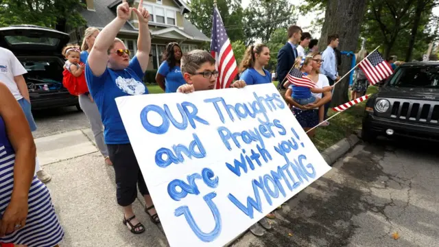 Ciudadanos despidiendo a Otto Warmbier