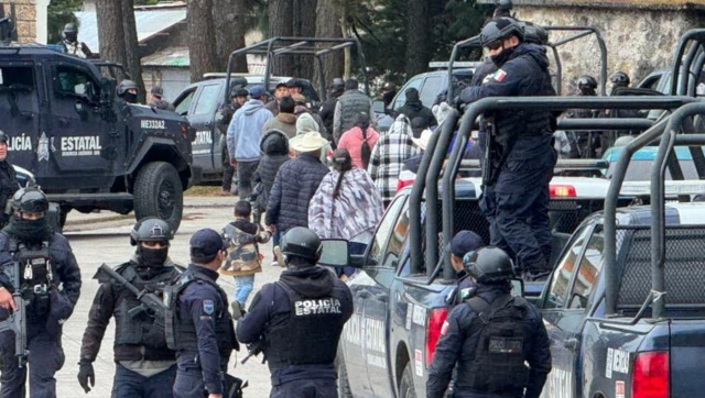 Le gouverneur de l'État de Mexico s'est rendu à Texcapilla au milieu d'un important déploiement policier.