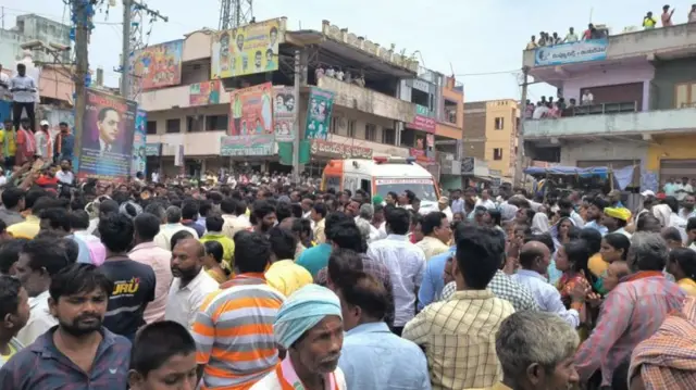 ਪ੍ਰਦਰਸ਼ਨ