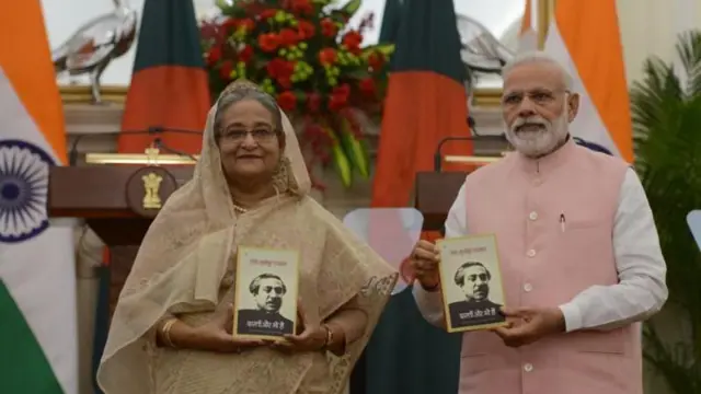 पंतप्रधान नरेंद्र मोदी यांच्यासोबत बांगलादेशच्या माजी पंतप्रधान शेख हसीना