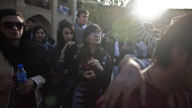 Un grupo de jóvenes afganos en un festival de música en Kabul.