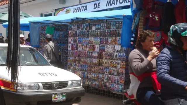 Puesto de videos pirata en San Cristóbal.