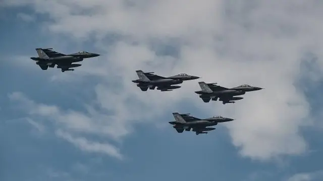 F-16
