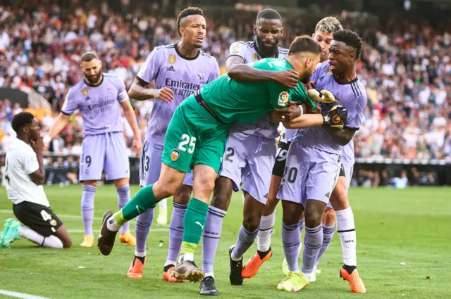 တနင်္ဂနွေနေ့က ဗလင်စီယာ နဲ့ပွဲစဉ်မှာ ပြဿနာဖြစ်ပွား