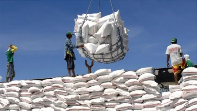 కాకినాడ పోర్టు నుంచి ఎగుమతులు ఇటీవల పెరిగాయి