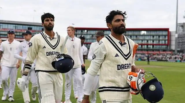 جڈیجہ اور سندر نے 203 رنز کی ناقابل شکست شراکت داری قائم کی 