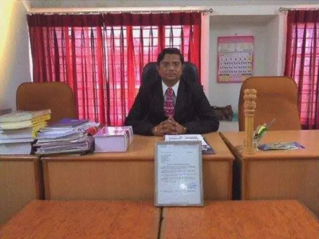 મોરિસ ક્રિશ્ચિયન, અમદાવાદ, ગુજરાત, નકલી જજ, નકલી કોર્ટ, બીબીસી ગુજરાતી, છેતરપિંડી