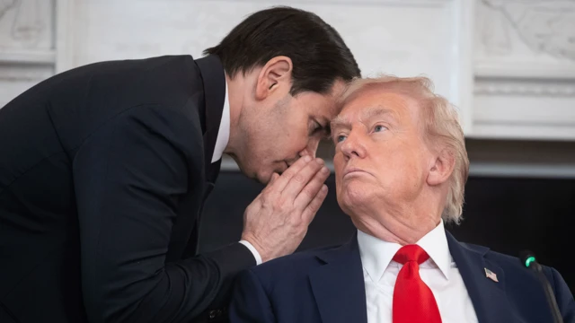 अमेरिका के विदेश मंत्री मार्को रूबियो और राष्ट्रपति ट्रंप