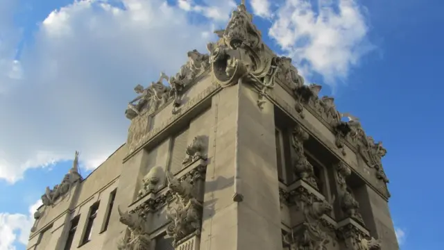 "Будинок з химерами", прикрашений скульптурними головами носорогів та інших африканських тварин, став уособленням мрій Городецького про сафарі в Африці