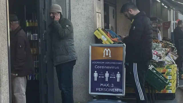 Antre masuk supermarket