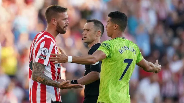 Вво время матча "МЮ" против "Брентфорда"