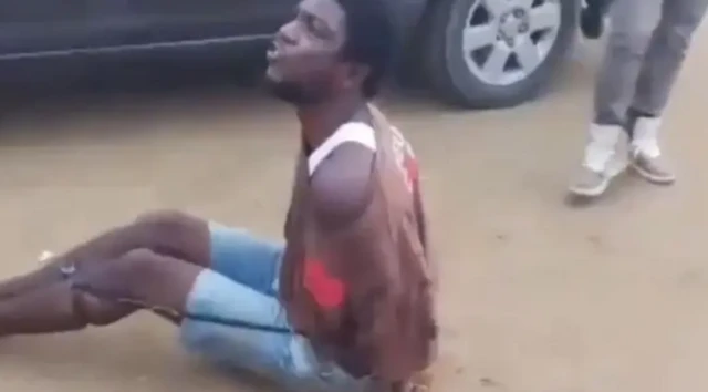 Oge onye a na-enyo enyo nọdụrụ ala tupu onye uweoji ahụ agbagbu ya