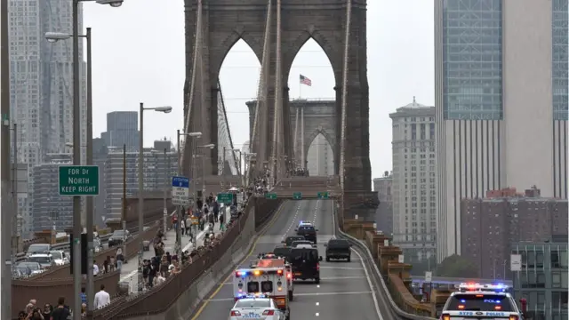 আদালতে আনার সময় নিউ ইয়র্কে এল চ্যাপোকে বহনকারী নিরাপত্তা বহর