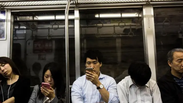 كيف تؤثر الأجهرة الإلكترونية على أدمغتنا؟