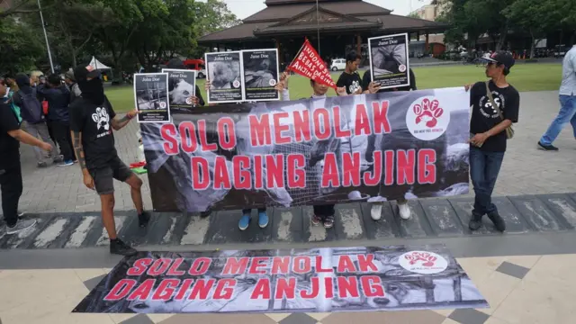 Kampanye tolak perdagangan daging anjing