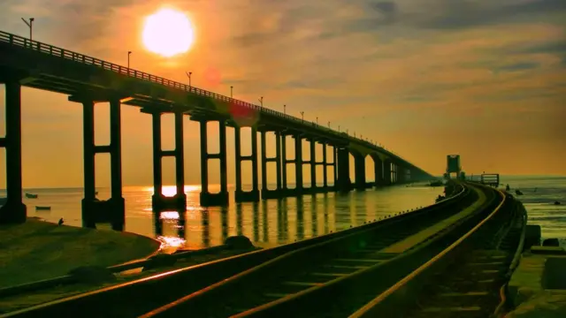 பாம்பன் பாலத்துக்கு பதிலாக புதிய பாலம்