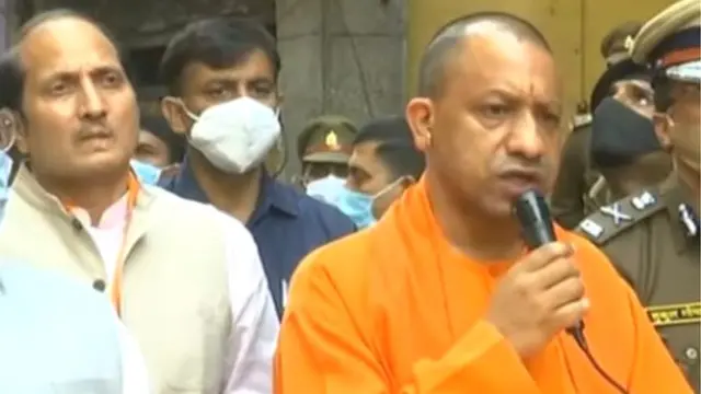 मुख्यमंत्री योगी आदित्यनाथ के साथ कैबिनेट मंत्री सुरेश राणा