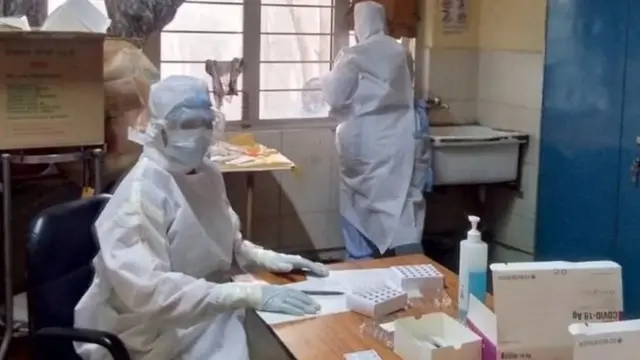 अस्पतालों में घटे कोरोना के मरीज़