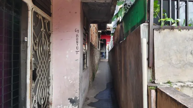 Gang tempat tinggal DH dan ayahnya di Jagakarsa, Jakarta Selatan. Keduanya menetap di rumah petak kontrakan.