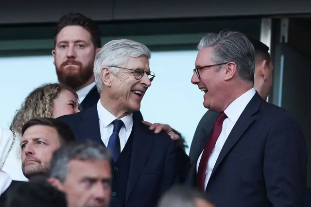 MM UK Kiir Istaarmer leenjisaa duraanii arsenaal waliin