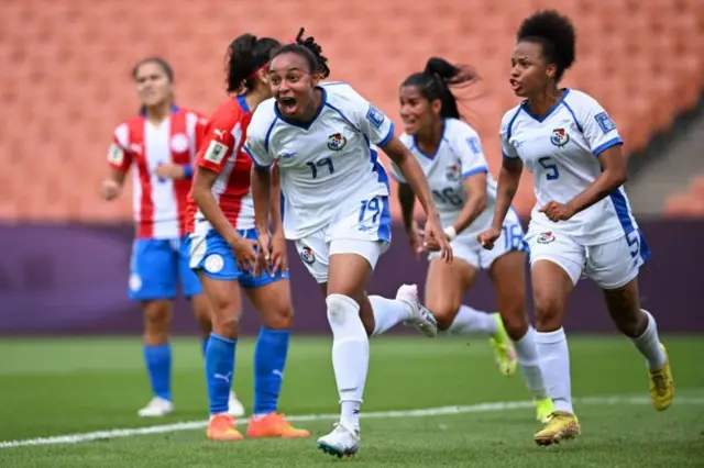 Panamenha Lineth Cedeño comemora seu gol contra