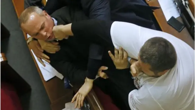 Бійка з Нестором Шуфричем в парламенті