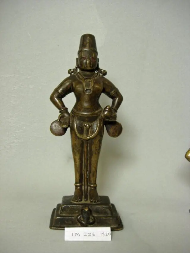 महाराष्ट्रात 14 व्या शतकात तयार करण्यात आलेली विठ्ठलमूर्ती