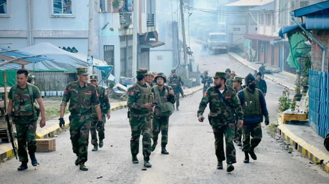 နမ့်ဆန်မြို့မှာတွေ့ရတဲ့ TNLA တပ်ဖွဲ့ဝင်တချို့ (ပုံဟောင်း)