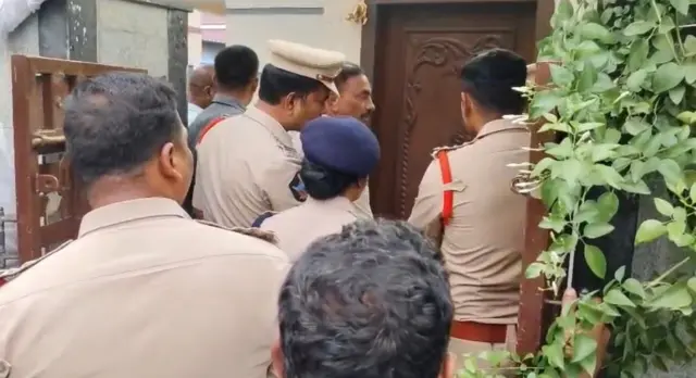 అప్పలరాజు అరెస్ట్, పోలీసులు