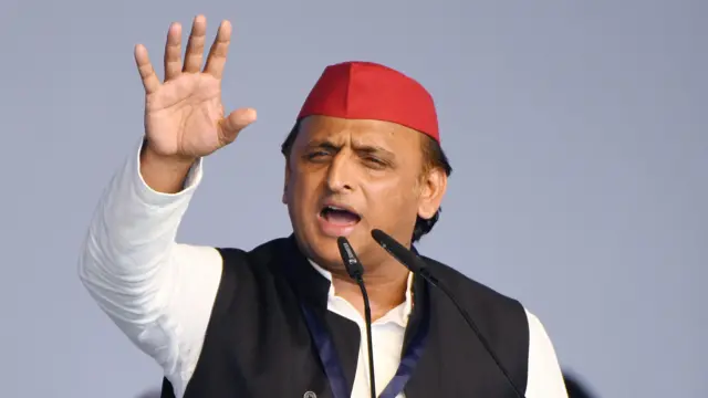 समाजवादी पार्टी के अध्यक्ष अखिलेश यादव 