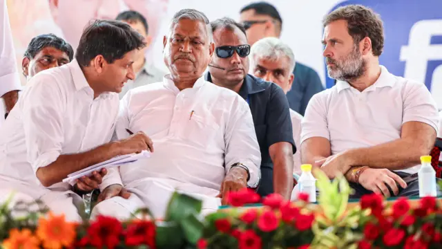 कांग्रेस नेता दीपेंदर हुड्डा, हरियाणा कांग्रेस के अध्यक्ष उदय भान और राहुल गांधी