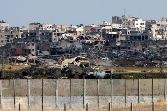 যুদ্ধবিধ্বস্ত অঞ্চল।