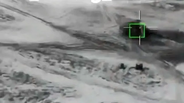 Вертоліт в прицілі дрона