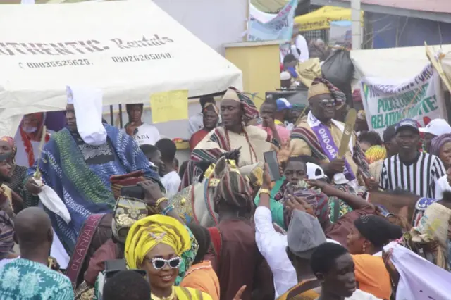 Àwọn èrò tó ń ṣayẹyẹ ọdún Omo Olowu