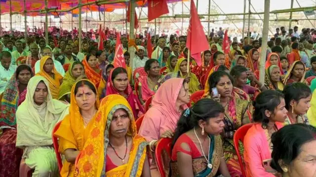 पूर्णिया में बीमा भारती के समर्थन में जुटी महिलाएँ