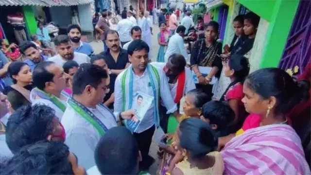 గడపగడపకు మన ప్రభుత్వం కార్యక్రమంలో ఇచ్చాపురం నియోజకవర్గంలో వైసీపీ ఇంఛార్జ్ పిరియా సాయిరాజ్ పర్యటన