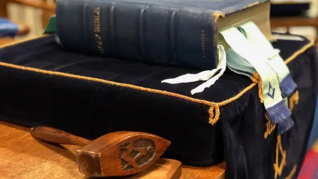 Масонска обележја и предмети који се користе