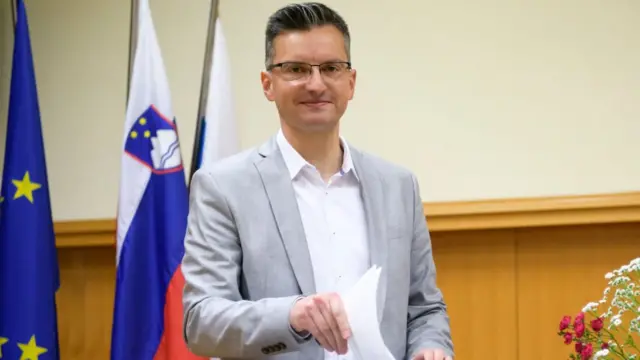 Мар'ян Шарец