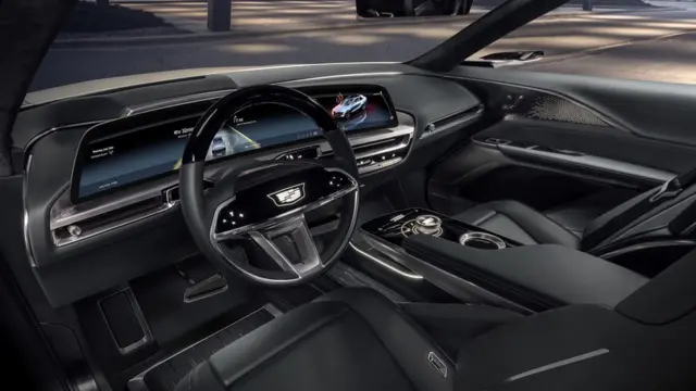 کادیلاک می‌گوید نمایشگر لیریک با توانایی نمایش بیش از یک میلیارد رنگ، بهترین در صنعت خودرو است