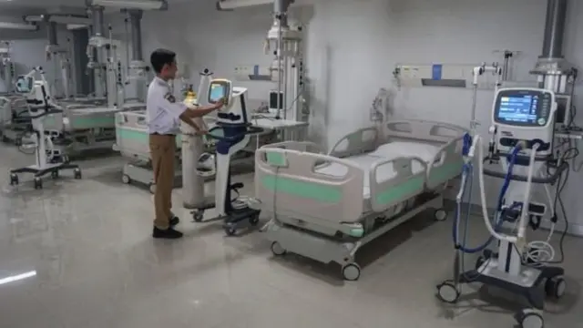 Ruang isolasi di RSUD Bung Karno, Solo, Jawa Tengah, Jumat (27/03).