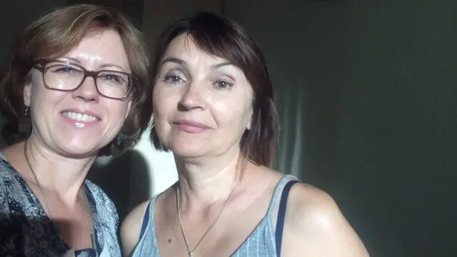 Людмила Гусейнова (праворуч) разом з подругою Ліною Кущ