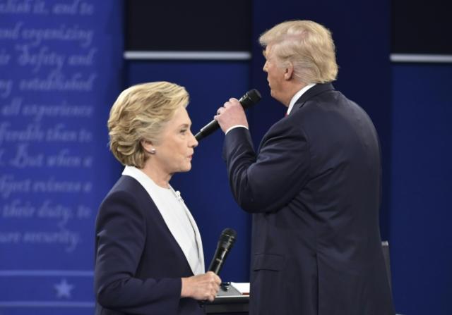 Hillary e Trump durante debate na Universidade de St. Louis