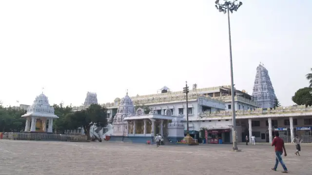 అన్నవరంలో కొండపై భక్తుల క్యూలైన్ల తగ్గింపు, వ్రతాలు నిర్వహణలోనూ మార్పులు