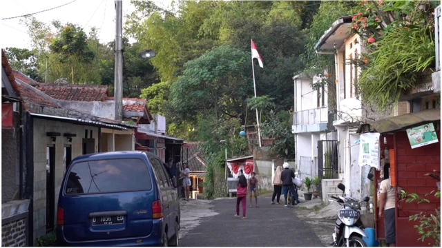 艾哈迈德称当地有15户人家同时出现这种状况。