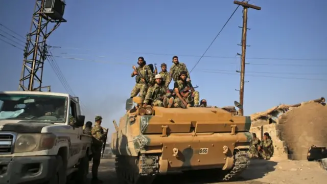 نیروهای مورد حمایت ترکیه در نزدیکی تل ابیض