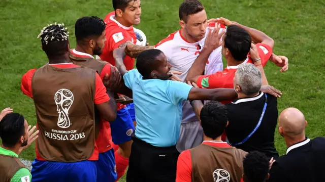 Murteessaan idil-addunyaa taphattoota Kostaarikaa fi Sarbiyaa yeroo gargar qaban